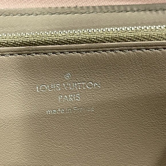 Louis Vuitton Taurillon Portefeulle Comet Zip Long Wallet (JB1034) - Picture 7 of 7